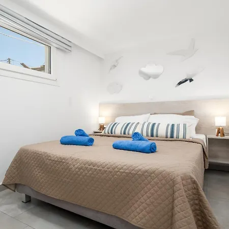 Blue View #1 With Mini Shared Pool *